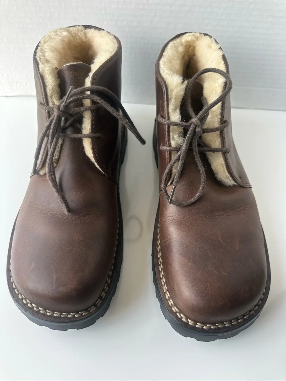 UGG Men's Brown Leather Chukka Boots with Lug Sole Size 9